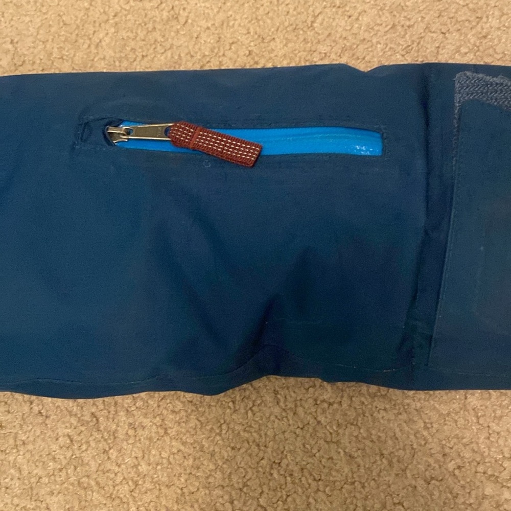 Patagonia Snowbelle jacket, size XXL(16-18), pink interior, exterior blue - Picture 6 of 10